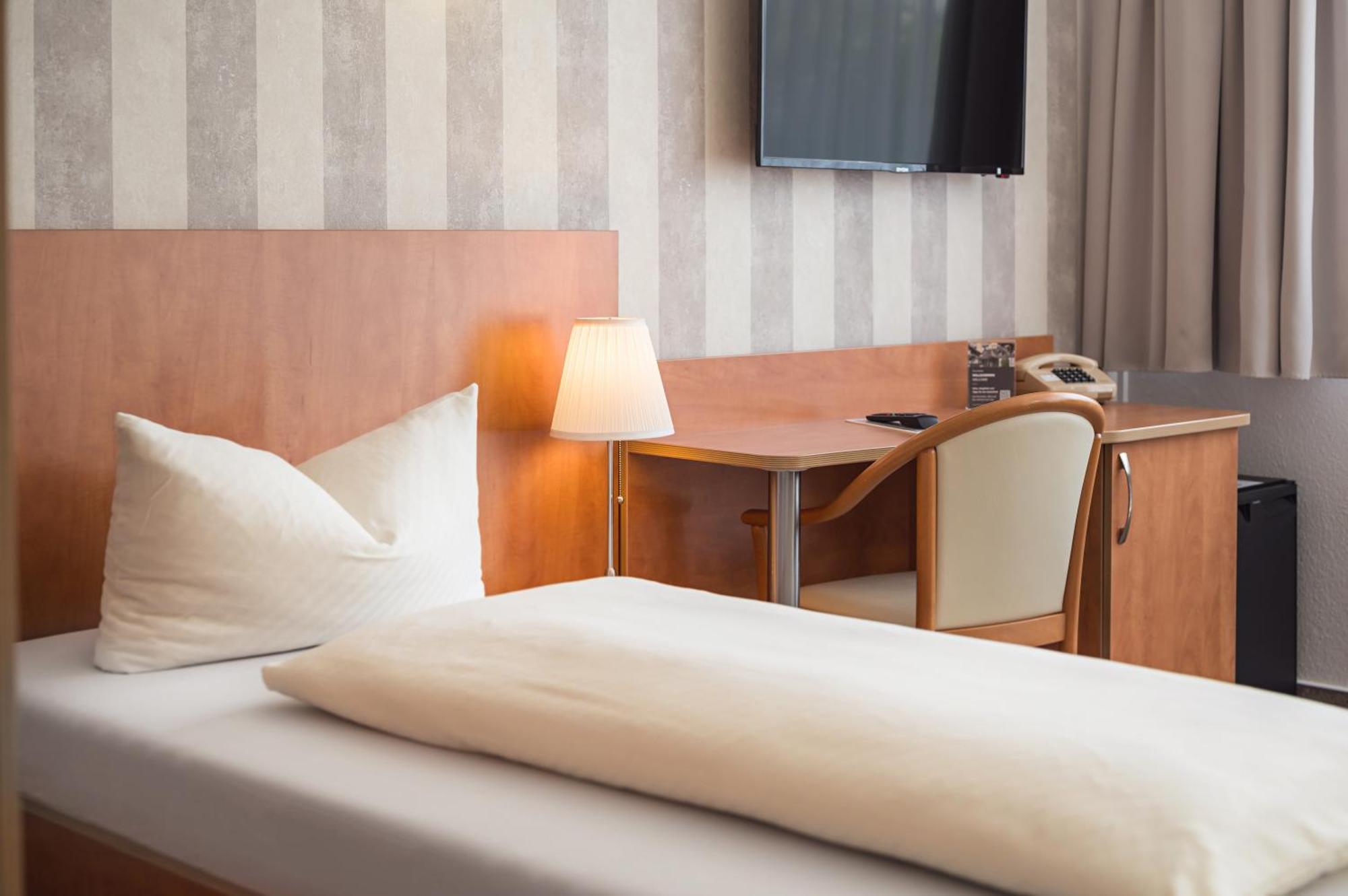 Hotel Wilna Ерфурт Екстериор снимка